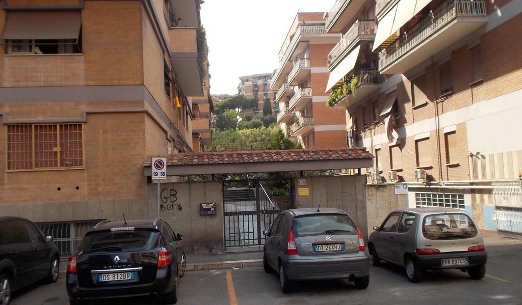 Roma Tourist House Hotel Екстериор снимка