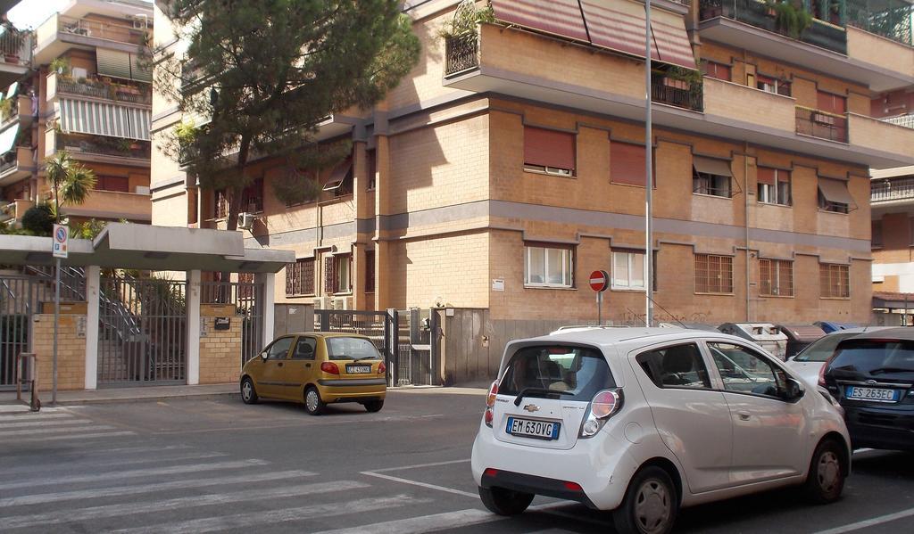Roma Tourist House Hotel Екстериор снимка