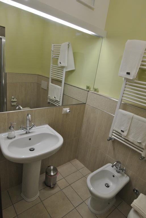 Roma Tourist House Hotel Екстериор снимка