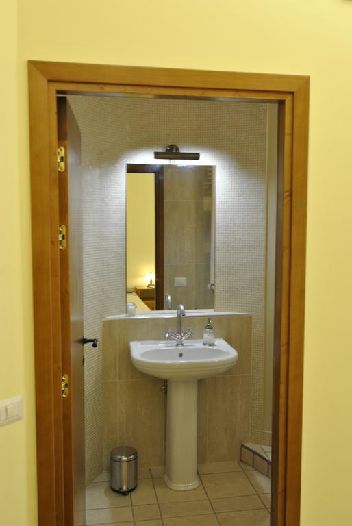 Roma Tourist House Hotel Екстериор снимка
