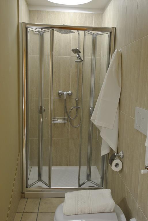 Roma Tourist House Hotel Екстериор снимка