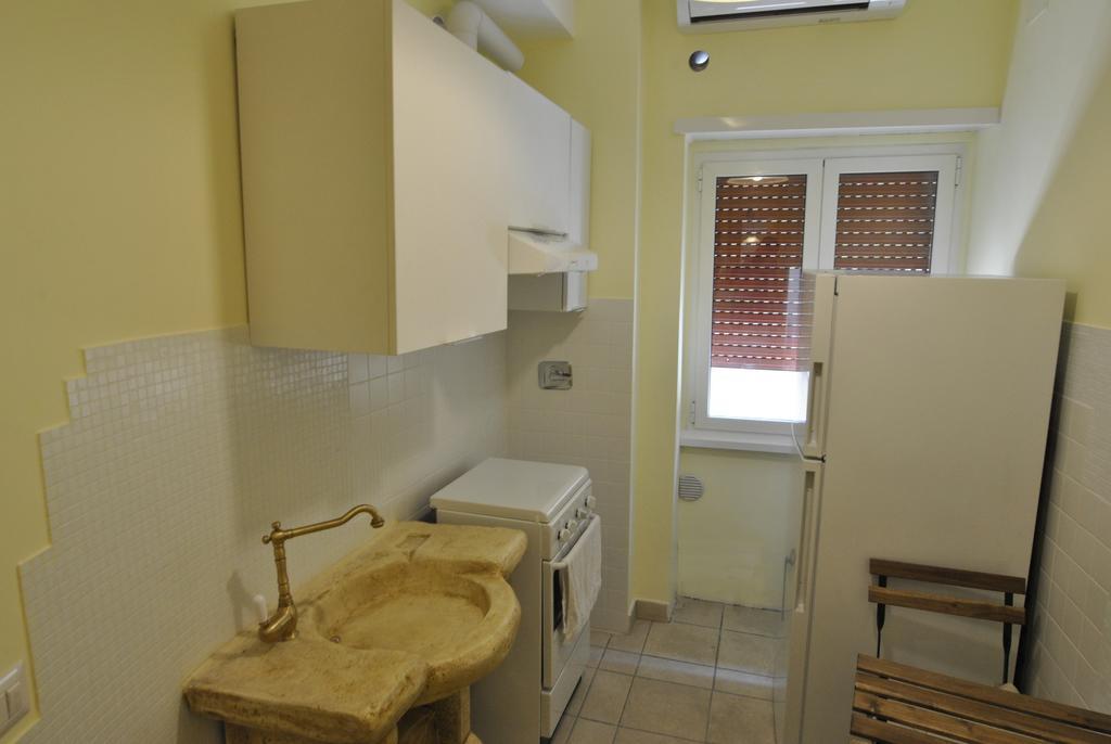 Roma Tourist House Hotel Екстериор снимка