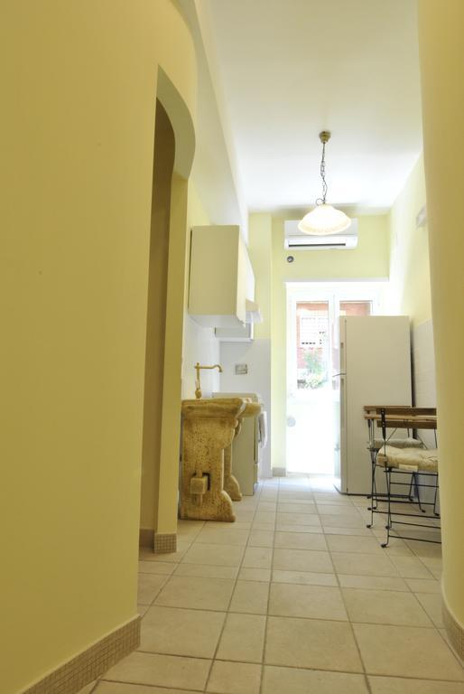 Roma Tourist House Hotel Екстериор снимка