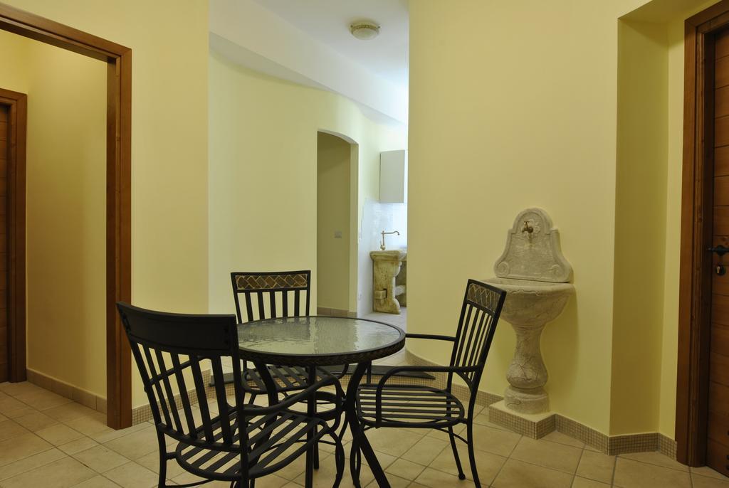 Roma Tourist House Hotel Екстериор снимка