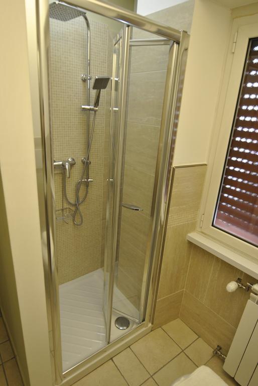 Roma Tourist House Hotel Екстериор снимка